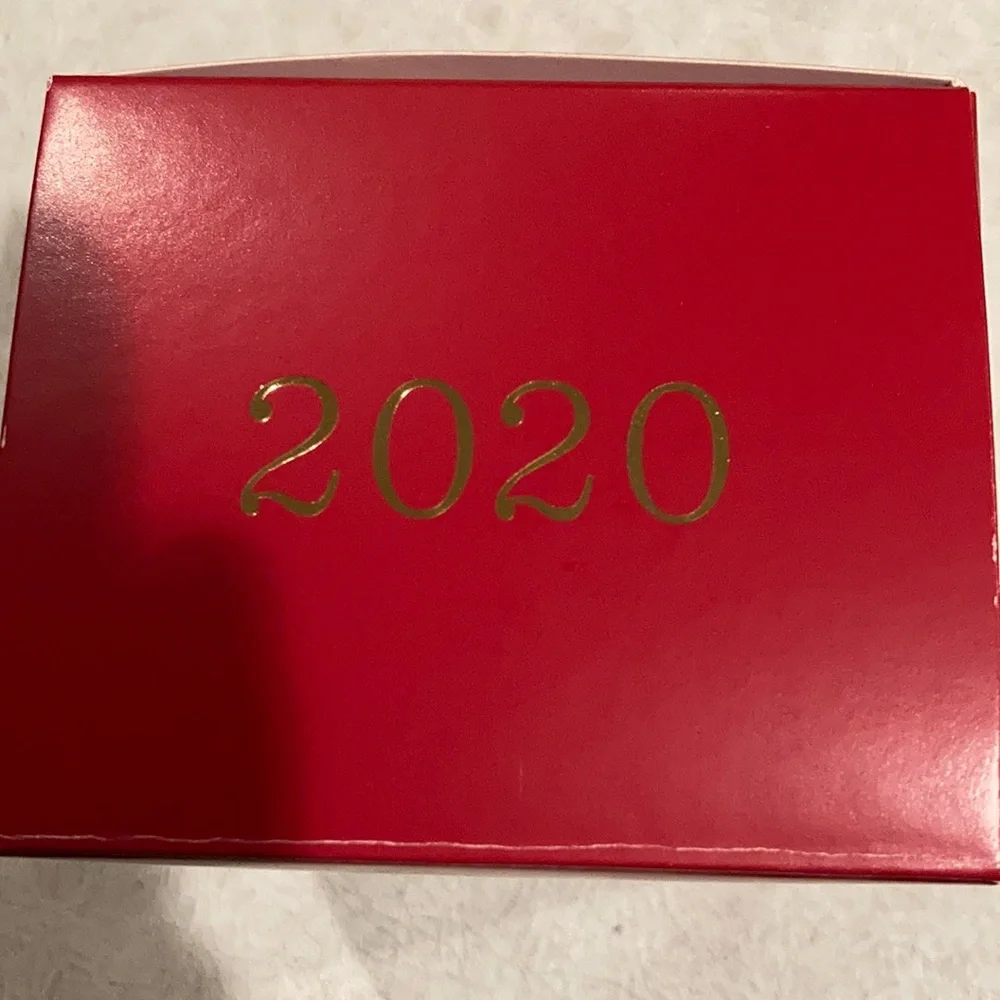 2020 hallmark Disney frozen Anna ornament NEW